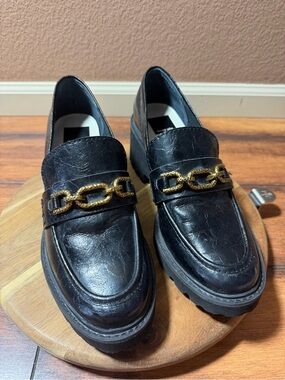 Dolce Vita Black Leather Platform Loafers with Gold Chain Accent Size 7.5